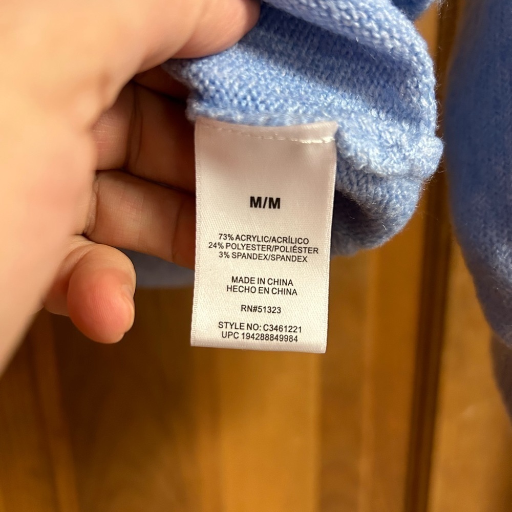 Vince Camuto Ladies V Neck Sweater
Marine Blue NWT - Picture 7 of 9